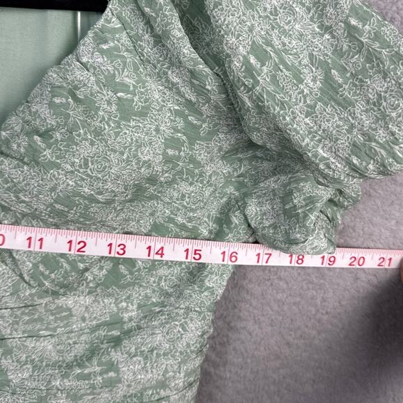 Lush Puff Sleeve Crop Top Ruched Waist Sage Floral Milkmaid Size M NWOT - Picture 3 of 6